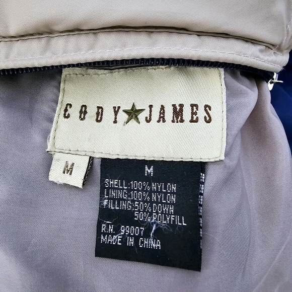 CODY JAMES REVERSIBLE PUFFER VEST - Picture 11 of 16